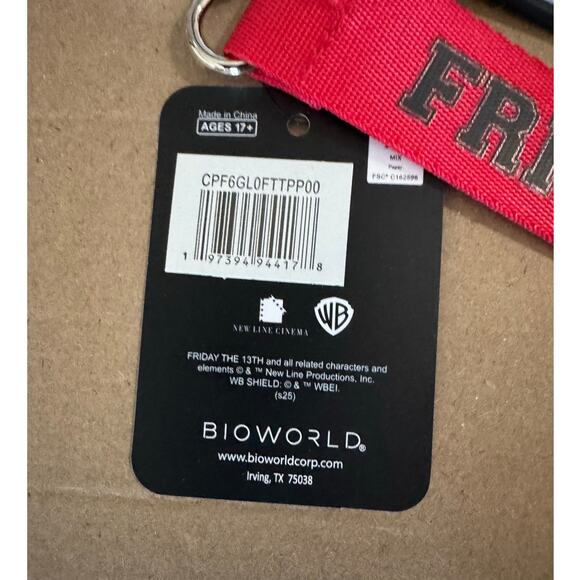 FRIDAY The 13TH Bioworld Wristlet NWT Polyvinyl Zip Closure - Picture 3 of 4